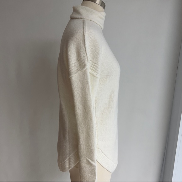 GAP Slouchy Turtleneck Sweater NWOT - Picture 5 of 8